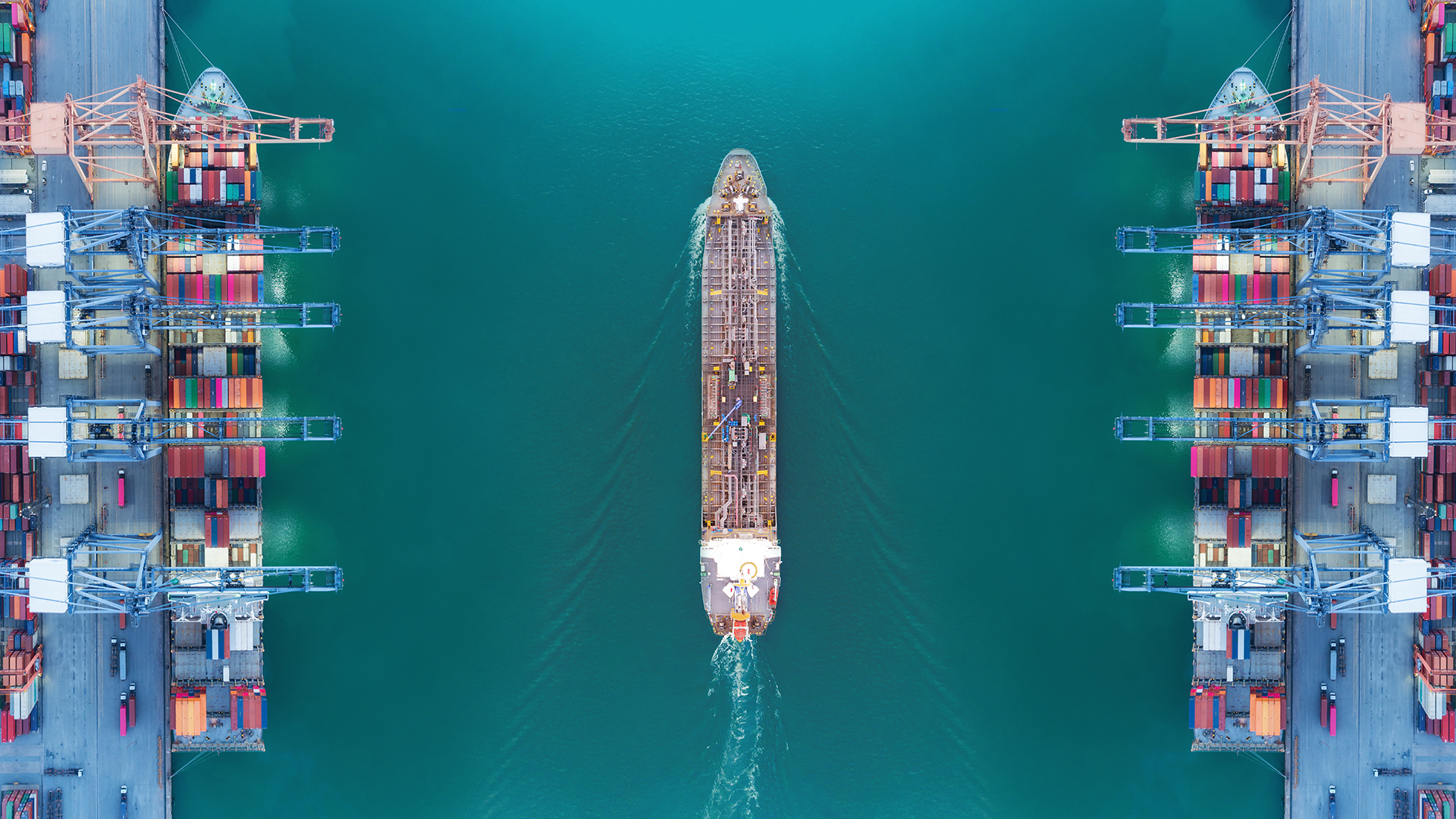 Lieferengpass im SHK‑Handwerk: Leere Lagerregale mit Sanitär‑ und Heizungsartikeln und Materialmangel. Petri Heizung & Sanitär, Mühlheim am Main