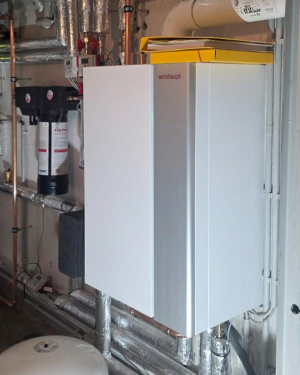 Gasheizung von Weishaupt für effiziente und zuverlässige Wärmeerzeugung im modernen Zuhause, energieeffizient und leistungsstark, installiert von Petri Heizung &amp; Sanitär GmbH in Mühlheim am Main.