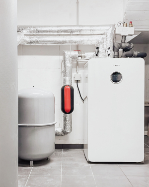 Sole-Wärmepumpe von Bosch nutzt Erdwärme für Heizwärme und warmes Wasser, energieeffizient, nachhaltig und förderfähig, installiert von Petri Heizung &amp; Sanitär in Mühlheim am Main.